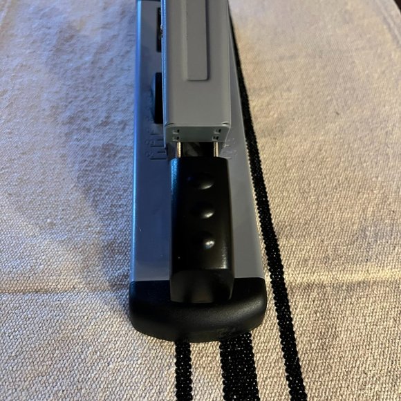 Swingline Heavy Duty Stapler | 160 Sheet Capacity | Commercial Black/Gray 39005 - Picture 5 of 7